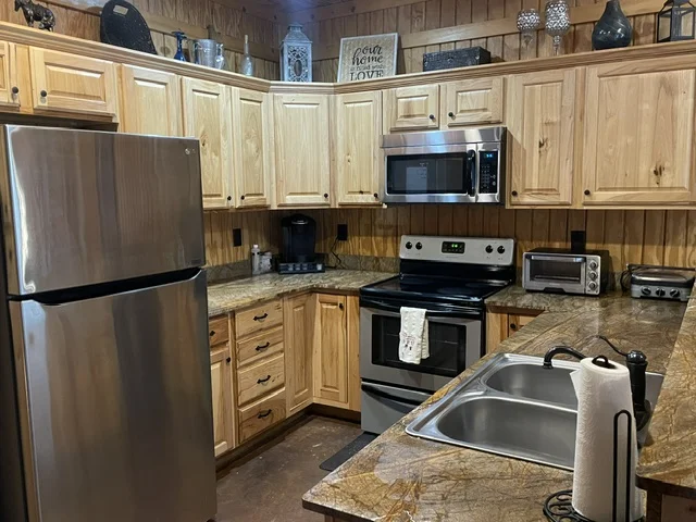 Full kitchen